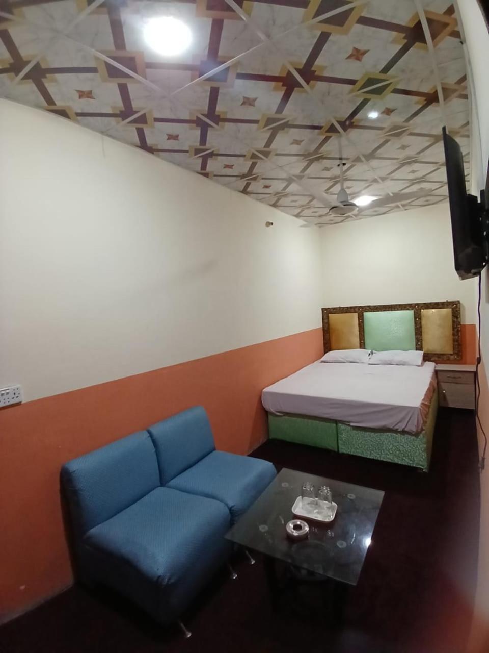New Pak Royal Hotel Lahore Exterior photo