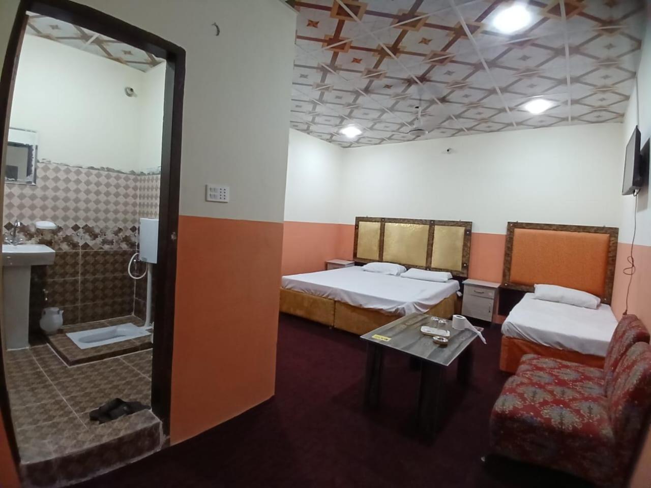 New Pak Royal Hotel Lahore Exterior photo
